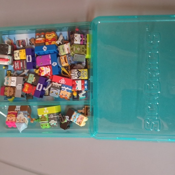 25 SickBricks Characters w/Case - Picture 7 of 8